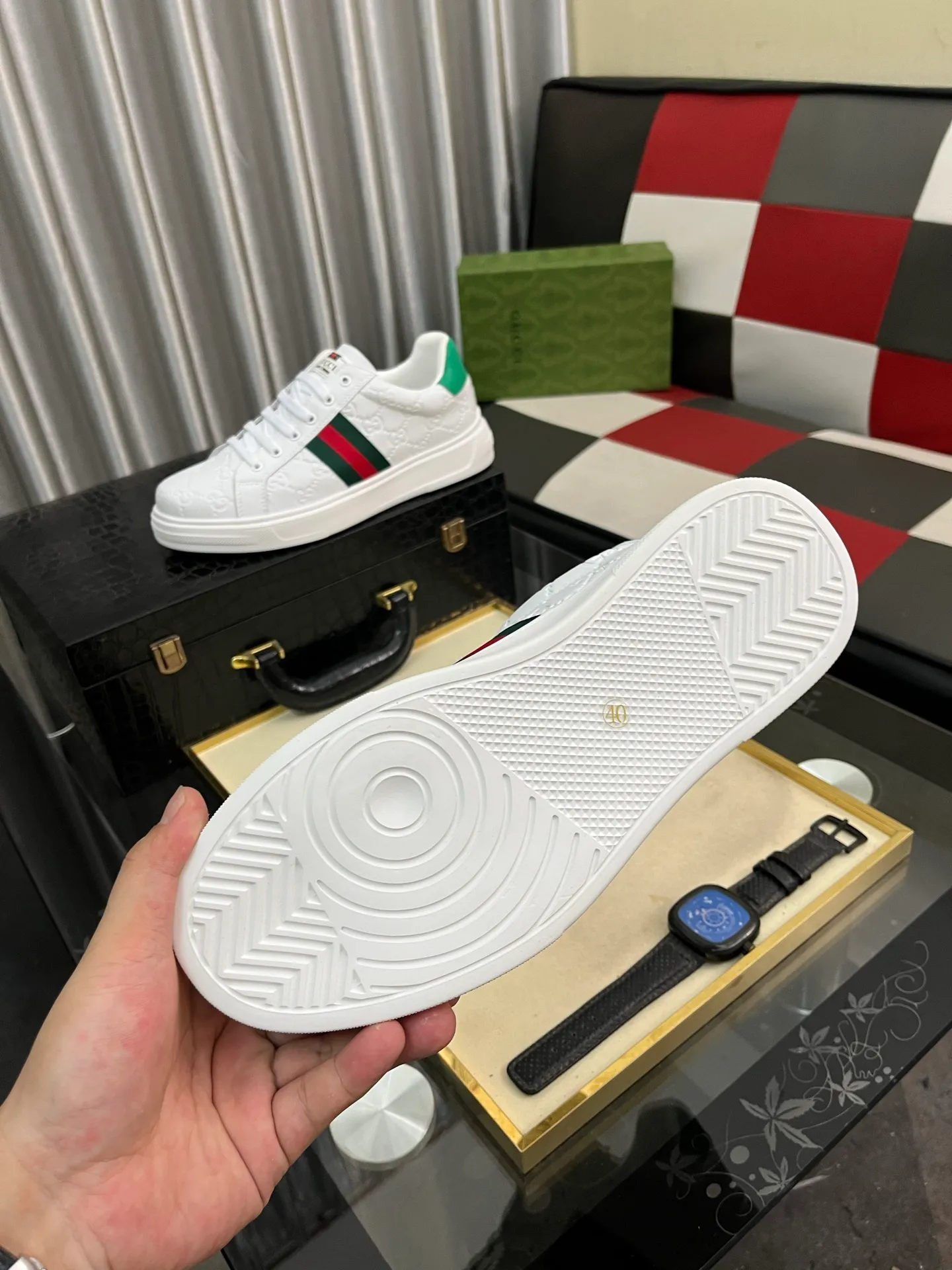 Men's shoes 💰420⌚️⌚️ [Gucci·Gucci] Original quality. ~ Unique modern style sneakers. 🏃A must-have casual shoe for trendy men😍😍 Original brand imported from Italy, imported original leather, sheep lining (refuses to discolor and grind feet) Sole: Original sole provided by the original factory, French lazy style design ⚠️Fit to the feet, original quality, super comfortable original sole. Code number: 38-442️⃣Colors available